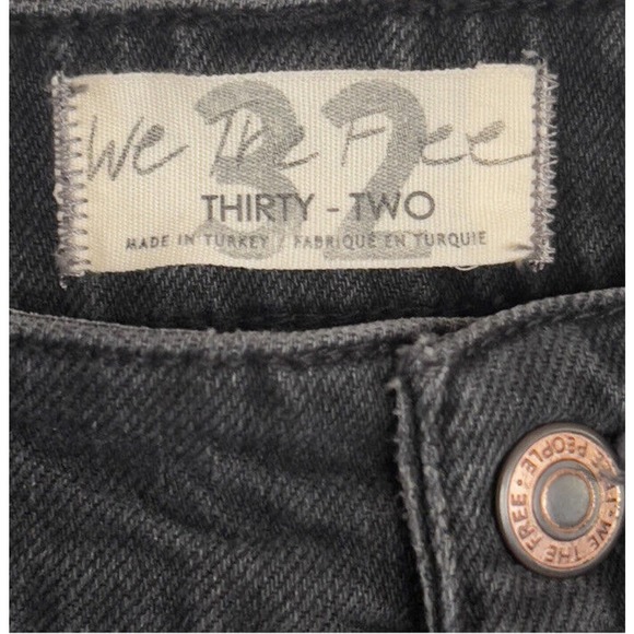 Free People x We The Free Slim Boyfriend Distressed Faded Black Jeans Size 32 - Picture 9 of 12